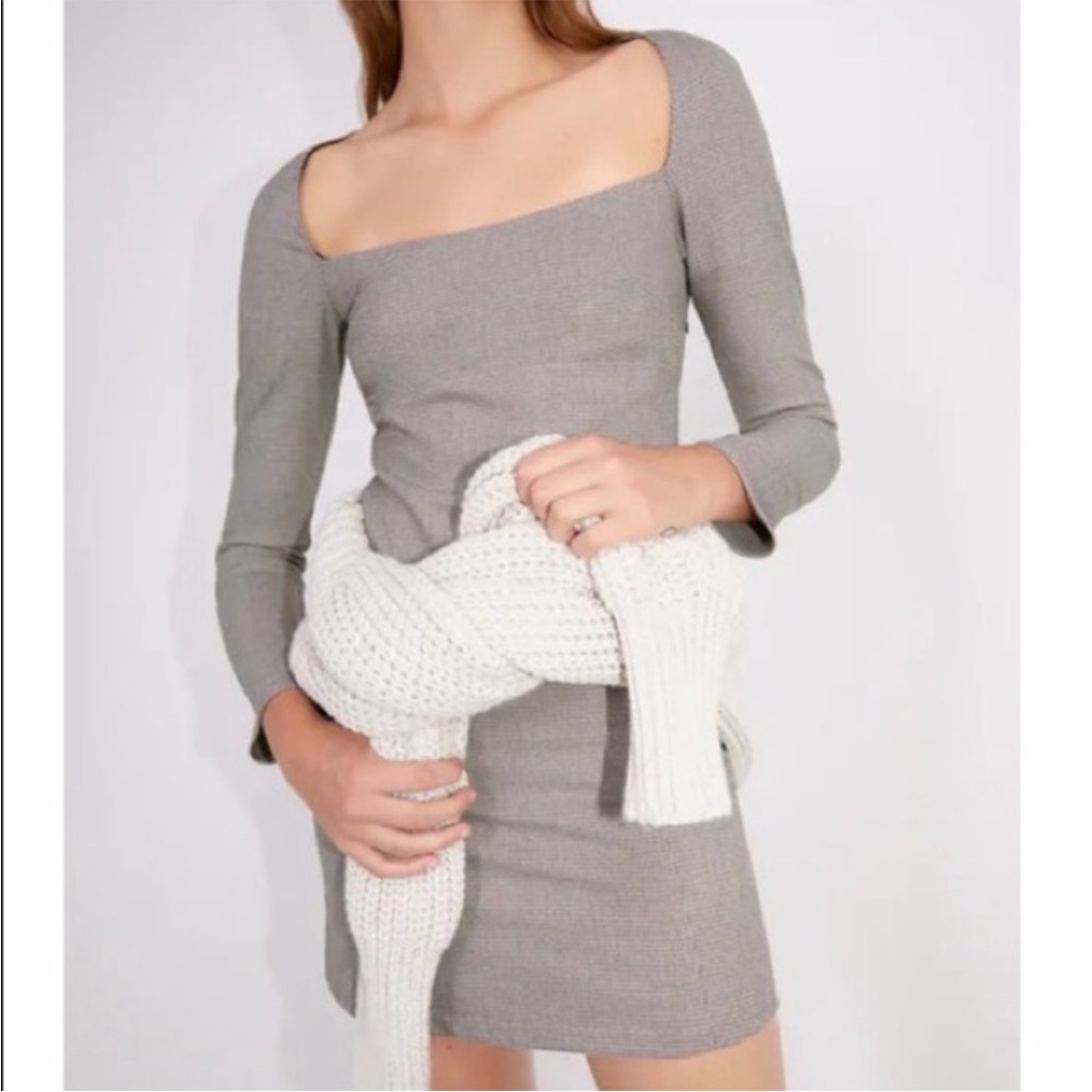 Zara fitted mini dress- size M (FITS LIKE A SMALL)